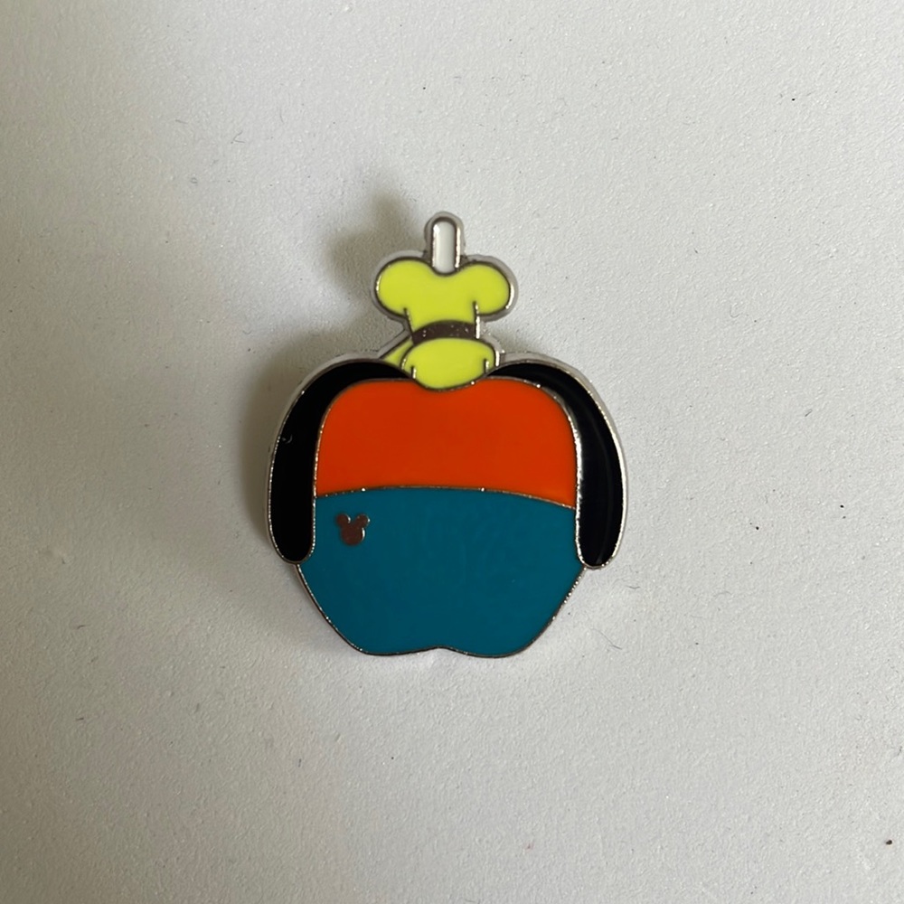 Goofy candy apple hidden Mickey pin